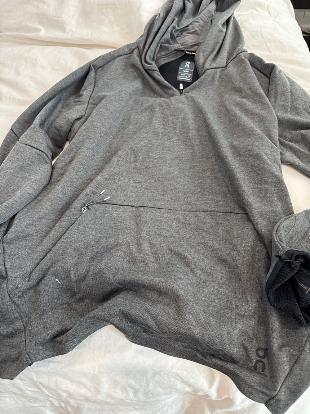 On Running Men's Hooded Pullover — Heather Gray
